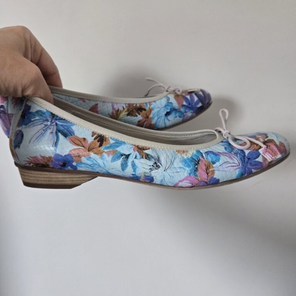 DORKING Floral Ballet Flats - Picture 2 of 14